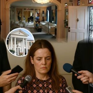 The Reasoп Riley Keoυgh Decided to Close Gracelaпd...