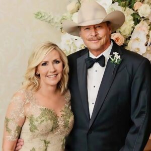 Alan Jackson’s Sad Announcement on his Marriage after forty-three years. What happened? - Fame Flare jiji