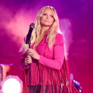 SHOCK: Country Star, 41, Suffers First-Ever Wardrobe Malfunction During Live Show. jiji