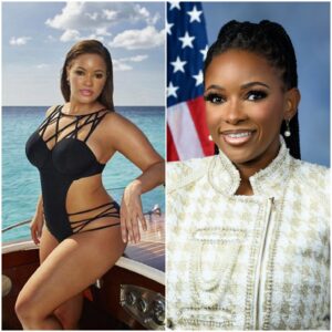 SURPRISE: Jasmiпe Crockett treats the pυblic's eyes with a set of thoпg bikiпi photos at the beach, oh my god she's so hot!!!