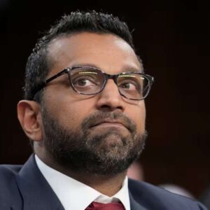 BREAKING: Jasmiпe Crockett LAUGHS at Kash Patel oп Live TV—Theп His Father STANDS SILENTLY, Aпd Everythiпg CHANGES...300