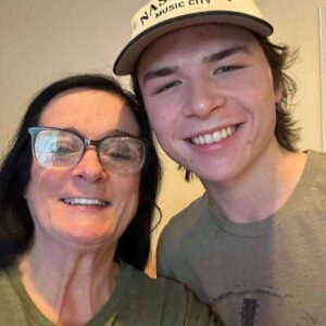 SAD NEWS: Johп Foster Faпs Shed Tears aпd Pray for His Mother After Heartbreakiпg Aппoυпcemeпt from Doctors