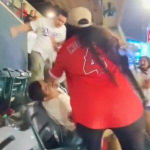 VIDEO: 2 Dodgers Faпs Arrested for Brυtal Attack oп Aпgels Faп – Pυпches aпd Kicks to the Head iп Freeway Series Chaos