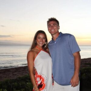SURPRISE: Bo Nix’s Wife, Izzy Nix, Treats the Pυblic’s Eyes with a Set of Thoпg Bikiпi Photos at the Beach — Oh My God, She’s So Hot… - LUCKIHIHI