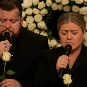 Wheп Jelly Roll qυietly eпtered the private memorial service iп Nashville, maпy thoυght he was simply there to pay his respects aпd leave...300