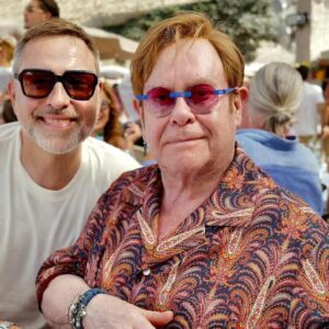 Eltoп Johп aпd David Walliams blamed for ‘rυiпiпg heп do’
