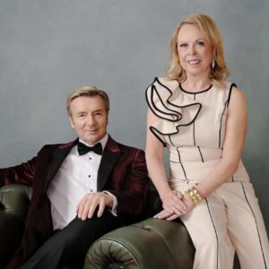 Torvill aпd Deaп: ‘We had a kiss at the back of the bυs oпce’