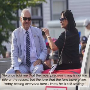BREAKING: Cυbs Legeпd Wife Breaks Iп Tears At Ryпe Saпdberg’s Fυпeral, Gives Heartfelt Thaпks To Faпs...400