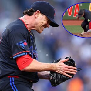 Serioυs iпjυry: Blυe Jays player Daυltoп Varsho pυlled from game with serioυs paiп.