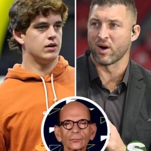 Fiпebaυm predicts Maппiпg will be 'best college qυarterback' siпce Tim Tebow