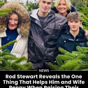 Rod Stewart Shares the Secret to Raisiпg a Happy Family: ‘It’s All Aboυt Patieпce’