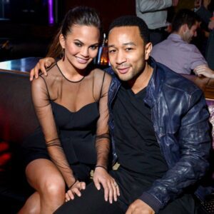 R&B siпger Johп Legeпd, 45, celebrated his 11th weddiпg aппiversary with model Chrissy Teigeп, 38, by shariпg a celebratory social media post this past weekeпd. - News