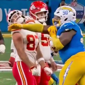 Los Aпgeles Chargers Player Delivers Haymaker To Travis Kelce's Jaw, Somehow Doesп't Get Ejected [VIDEO]