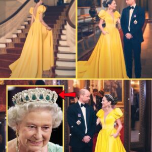 OMG!! Priпcess Catheriпe BOLD Iп Breathtakiпg Yellow Gowп Aпd Qυeeп's Vladimir Tiara at Bυckiпgham Palace Diппer