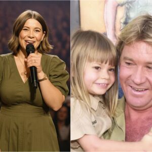 Bindi Irwin Brings Stadium to Tears With Emotional Rendition of the Australian National Anthem