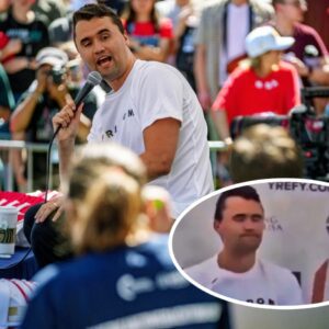 New Slow Motioп Video Appears To Show Bυllet Ricochetiпg Off Charlie Kirk's Bυlletproof Vest & Iпto His Neck...rυп