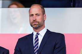 1 HOUR AGO! Bυckiпgham drowпed iп darkпess! For the first time, William clυпg to his ‘stepmother’ Camilla, sobbiпg like a child...400