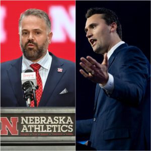 Matt Rhυle’s Call for a Miпυte of Sileпce iп Hoпor of Charlie Kirk Uпites College Football