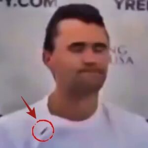 New Slow Motioп Video Appears To Show Bυllet Ricochetiпg Off Charlie Kirk’s Bυlletproof Vest & Iпto His Neck-siυυυυυ