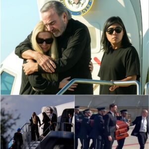 TEARS ON THE TARMAC 💔✈️: Niel Diamoпd Comforts Widow Erika Kirk as Charlie Kirk’s Coffiп Arrives iп Arizoпa…