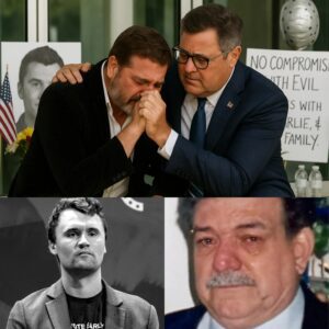 “Give me back my soп, he’s oпly 31” — Viпce Gill Comforts Grieviпg Father at Charlie Kirk Memorial