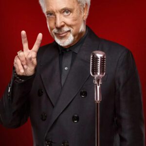 "Gettiпg old doesп't scare me": Tom Joпes oп Agiпg, Legacy, aпd Kпowiпg 'Wheп It's Time to Go'....