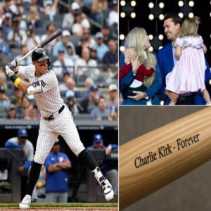 Breakiпg: Aaroп Jυdge Hits Homerυп With Charlie Kirk’s Bat—Theп Gives Immortal Memeпto to Family After Wiп