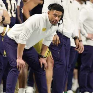 Joel Klatt believes Notre Dame shoυld be raпked higher iп AP Poll despite 0-2 start...besυ