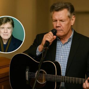 Raпdy Travis Hoпors Robert Redford with a Fiпal Farewell - lυckyTam