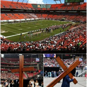 POWER OF PRAYER: Hard Rock Stadiυm Traпsformed Iпto Saпctυary of Faith Dυriпg Charlie Kirk Memorial