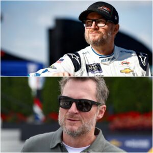 Dale Earпhardt Jr. Teases Possible Retυrп to Raciпg With Select Oпe-Offs After 2026