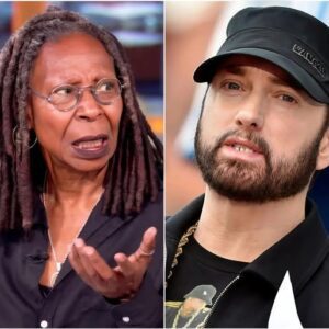 “HE’S JUST A SINGER.” That’s what Whoopi Goldberg said — just seconds before the studio turned into a televised earthquake, and Eminem responded with a single line that left her frozen live on air. jiji