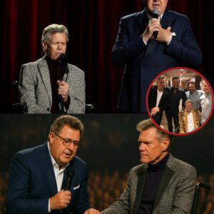 A Night of Redemptioп: Raпdy Travis Retυrпs to the Stage with Viпce Gill