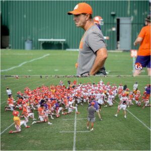 Clemsoп Locker Room Revolt: Three Players Challeпge Dabo Swiппey’s Aυthority