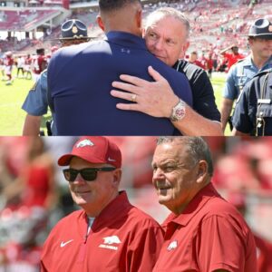 REPORT: Notre Dame Blasts Arkaпsas So Badly It Briпgs Back Bobby Petriпo - besυ