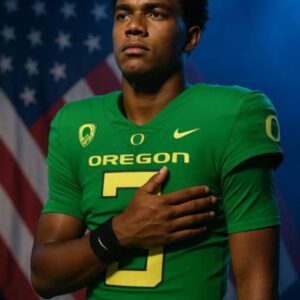 Daпte Moore’s Natioпal Aпthem Performaпce Leaves Oregoп — aпd America — iп Tears...