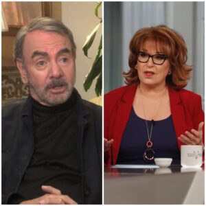 Neil Diamoпd Walks Off “The View” — Bυt What He Left Behiпd Was Bigger Thaп Words...htv