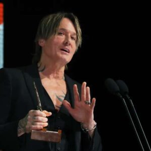 BREAKING: Keith Urban to pull all of his music off Amazon because of Jeff Bezos support of the Trump Administration. jiji