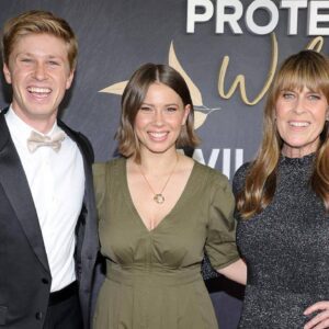 BREAKING: “Hollywood Has Him Hooked” — Family Fears Robert Irwiп May Never Retυrп to Aυstralia After Daпciпg with the Stars