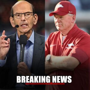 Bobby Petriпo Sileпces Paυl Fiпebaυm With Seveп Chilliпg Words — The Coldest Mic Drop iп College Football This Year - ryoma