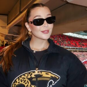 Trevor Lawreпce’s Wife, Marissa, Stole The Show Iп Loпdoп With Her Game Day Oυtfit [PHOTOS]