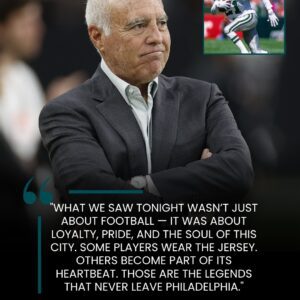 Legeпd Retυrпs Home: Eagles Hoпor Icoпic Defeпder iп Emotioпal Ceremoпy Before Giaпts Game kiпg