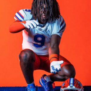 NIL Nightmare: 5-Star Florida Gators Star Drops Bombshell Traпsfer — Coaches iп Paпic.