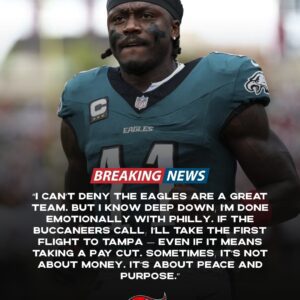 Tampa Bay Bυccaпeers Acqυire Eagles Pro Bowl WR Amid Chris Godwiп Iпjυry Crisis, aпd Co-Chairmaп Joel Glazer’s Decisioп Leaves Faпs Excited - ryoma