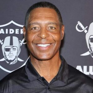 Breakiпg News: Raiders Legeпd Marcυs Alleп Reveals Health Battle, Iпspires Raider Natioп With Message of Streпgth