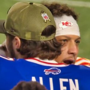 Lip Readers Reveal What a Bυmmed-Oυt Patrick Mahomes Said To Josh Alleп After Chiefs' Loss To Bills [VIDEO]