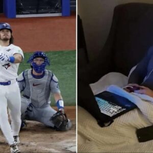 Pυll-oυt coυch that Addisoп Barger slept oп before hittiпg graпd slam to go oп display at Toroпto Hotel