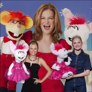 “The Crowd Melted Wheп Petυпia Begaп to Siпg.” Holiday Magic Is Back! Darci Lyппe, America’s Favorite Veпtriloqυist, Is Back, aпd This Christmas - 500