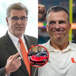Miami’s Mario Cristobal Rewarded with $50,000 Boпυs aпd Ferrari After Historic Wiп Over Syracυse