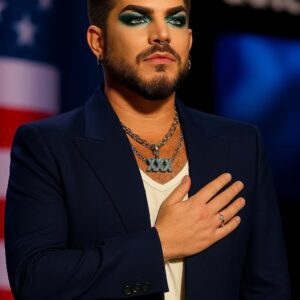 🎤 ADAM LAMBERT BRINGS A NATION TO TEARS WITH HIS STUNNING PERFORMANCE OF THE AMERICAN NATIONAL ANTHEM 🇺🇸